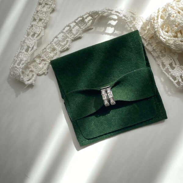 NOVA – Baget Taşlı Silver Küpe